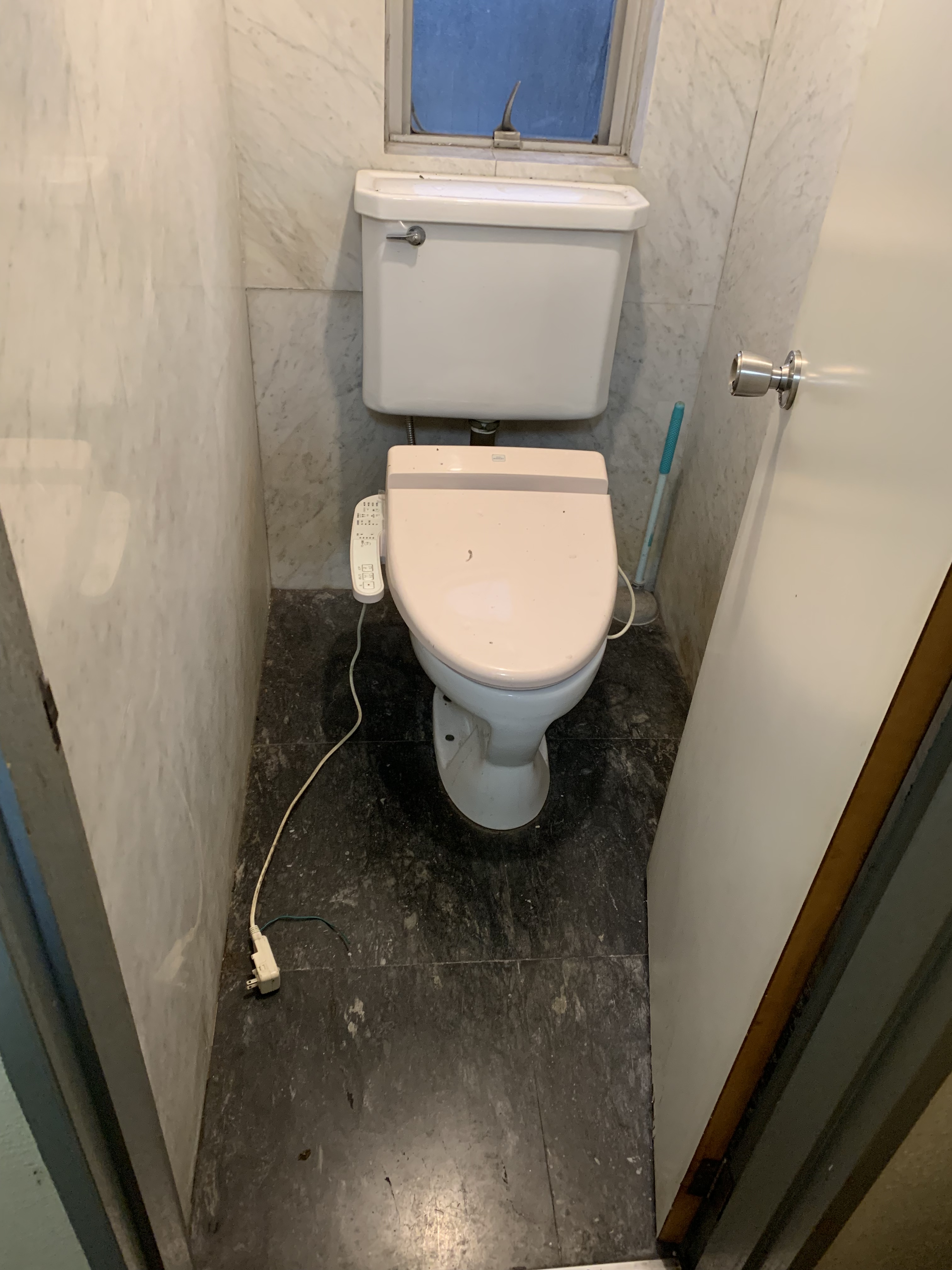 シンソービルトイレ施工前